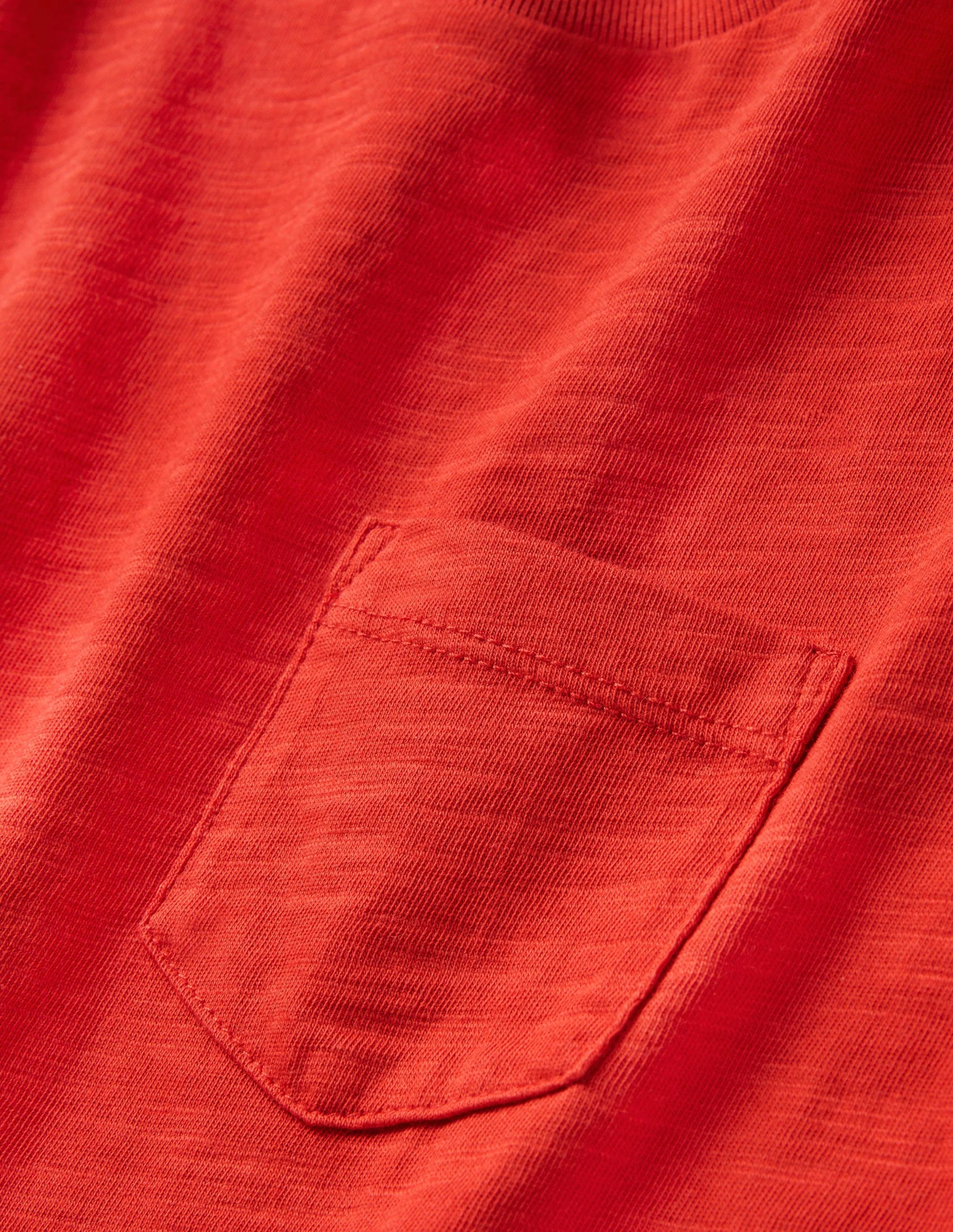 Vorgewaschenes Flammgarn-T-Shirt mit Stückfärbung-Peppadew-Rot - Image 3