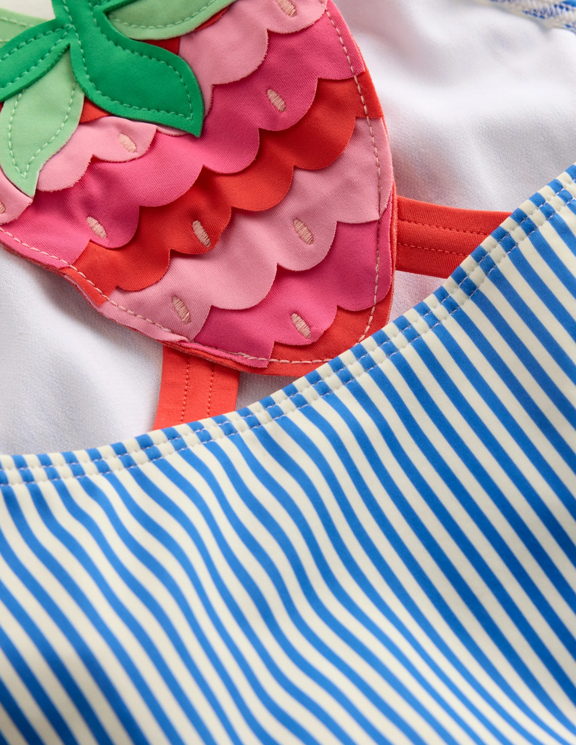 Badeanzug mit Applikation hinten-Blau Erdbeere - Image 3