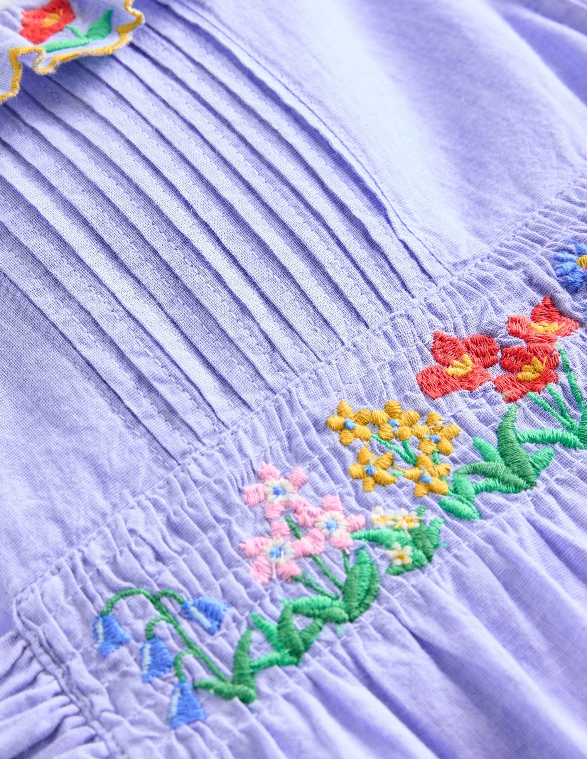 Besticktes Kleid mit Biesen-Durchgängige Stickerei - Image 3