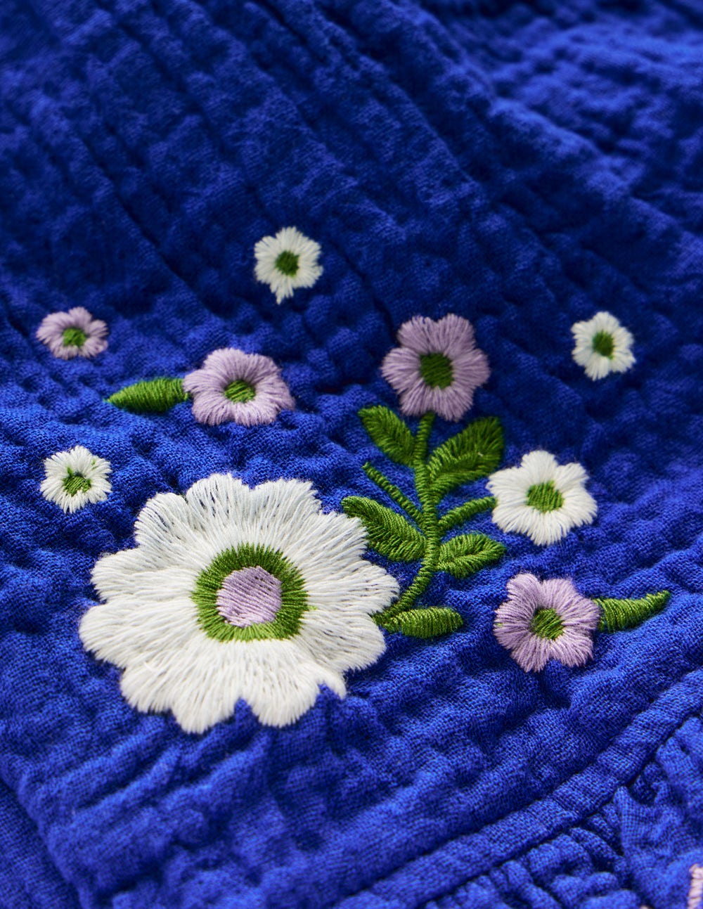 Doppeltuch-Shorts mit Rüschensaum-Leuchtendes Blau Stickerei - Image 4