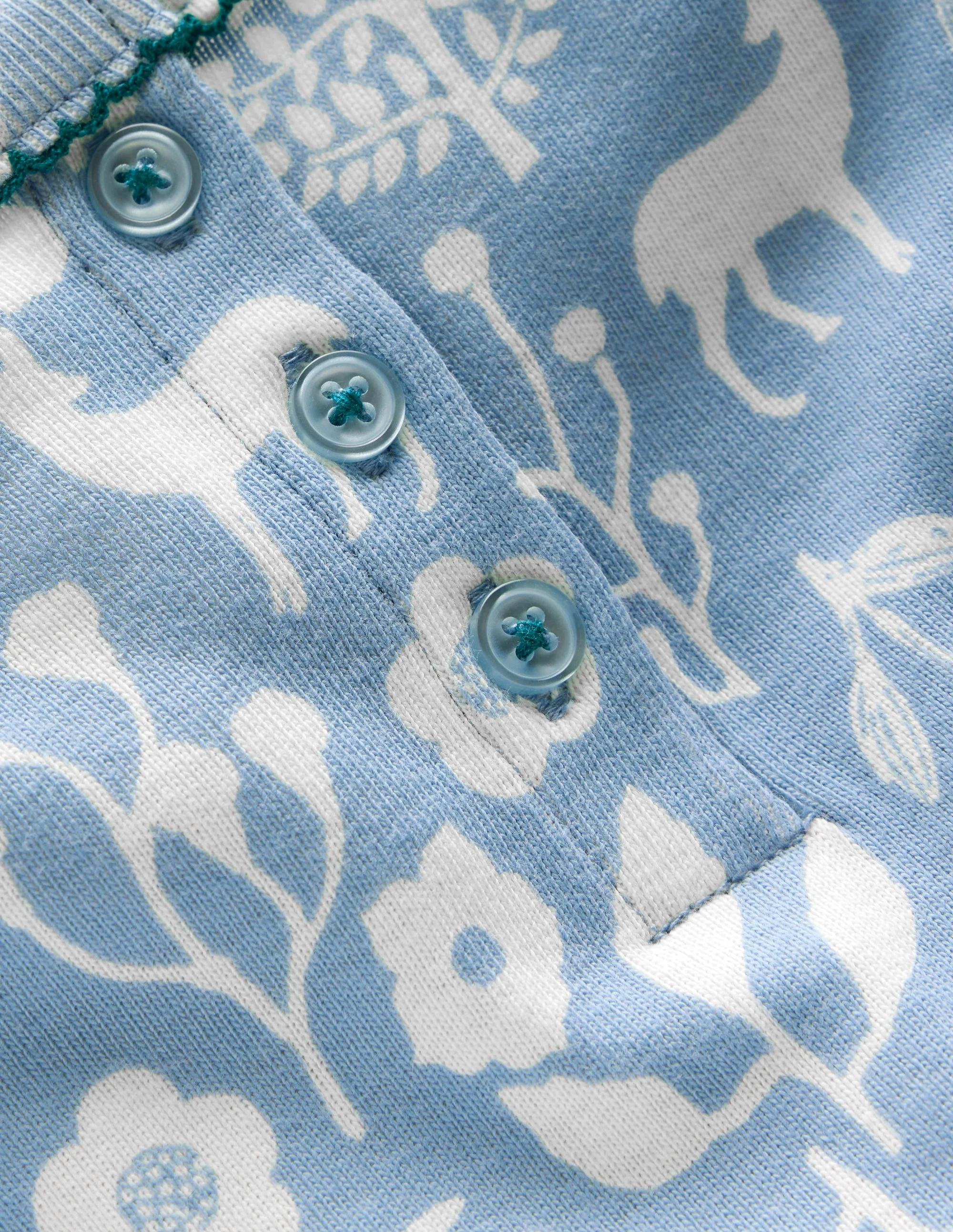 Eng anliegender Henley-Schlafanzug-Gletscherblau Wald-Design - Image 3