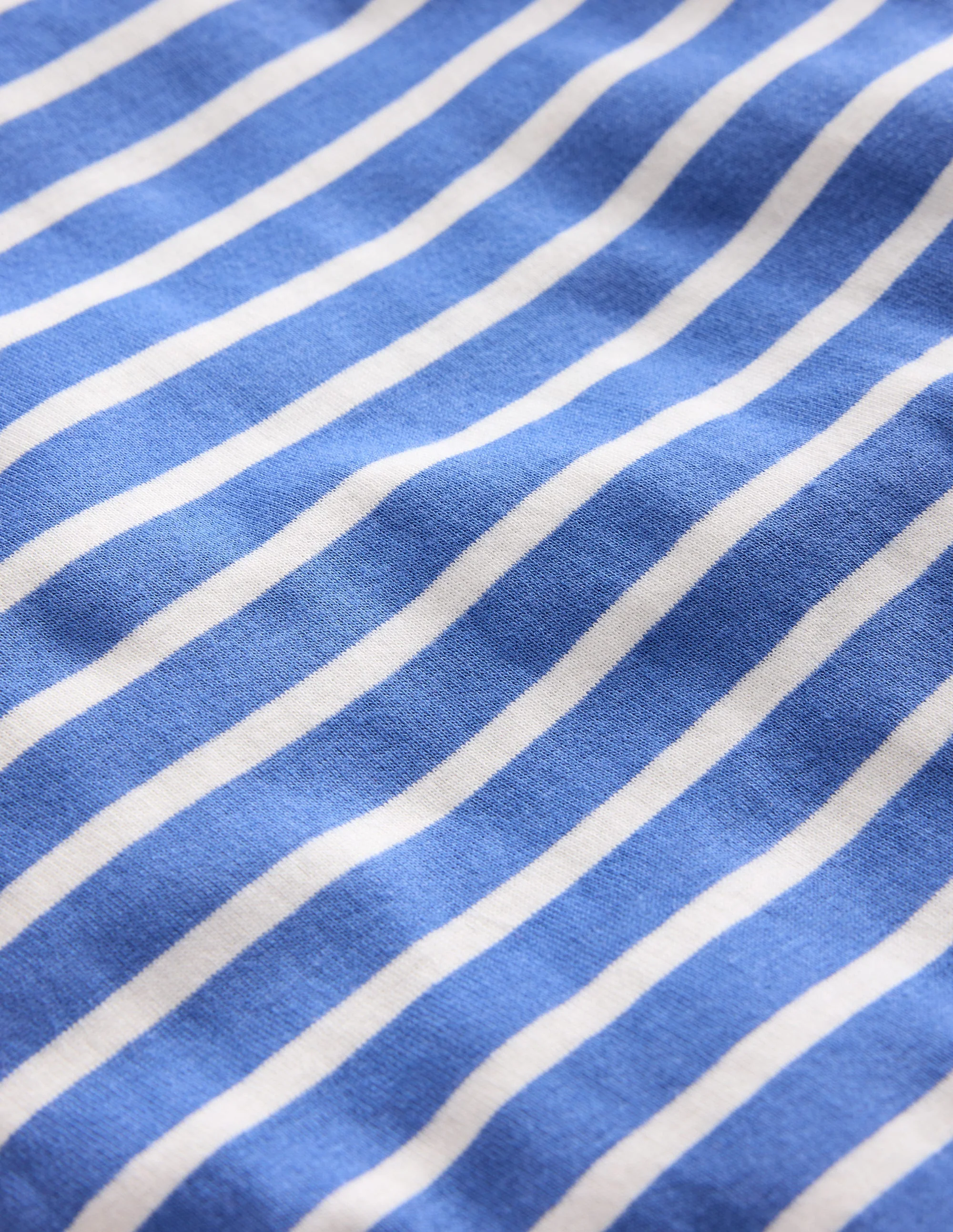 Eng anliegender, kurzer Schlafanzug mit Streifen-Tiefblau/Naturweiß - Image 3