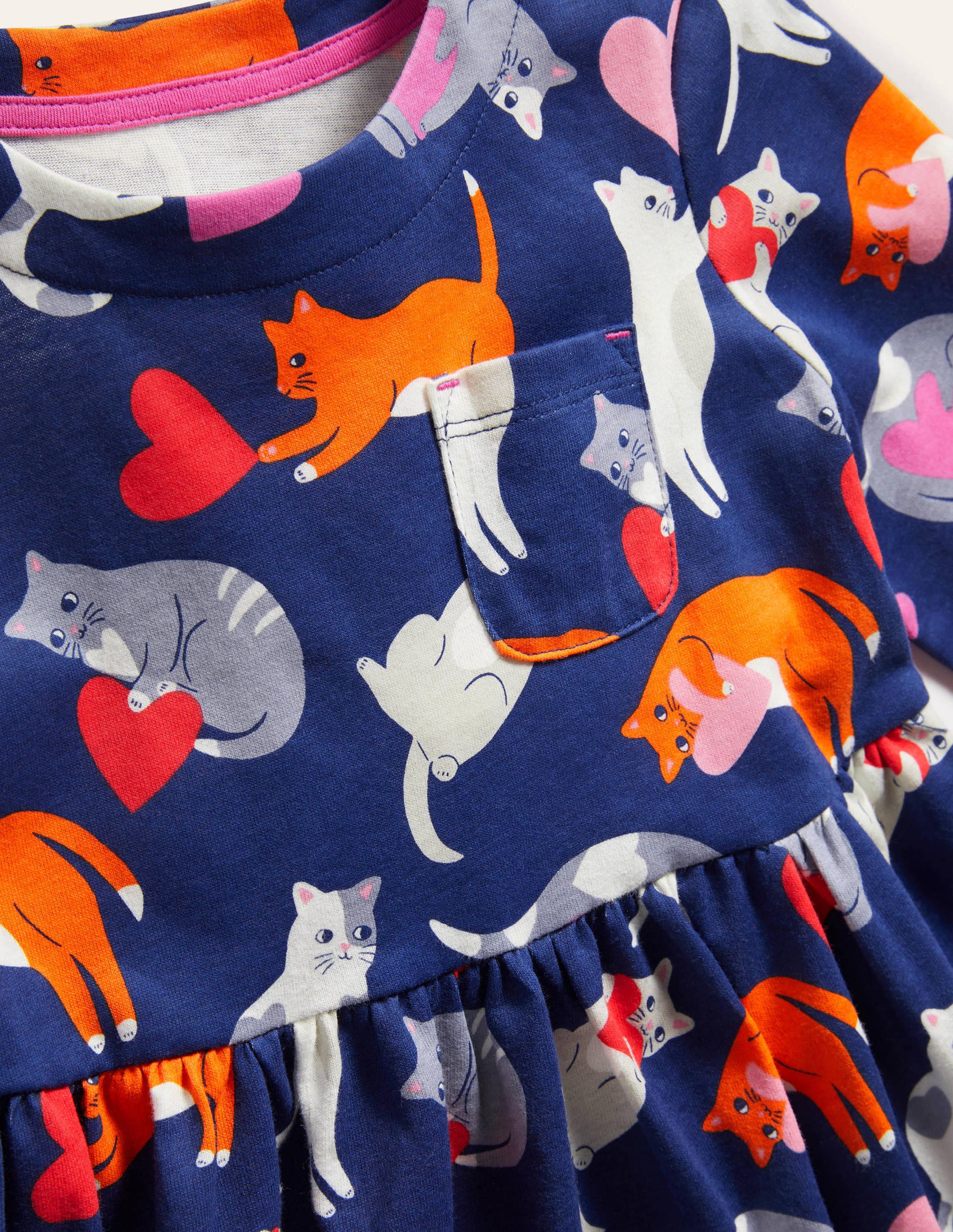 Fröhliches Jerseykleid mit langen Ärmeln-Segelblau, Katzen/Herzen - Image 3