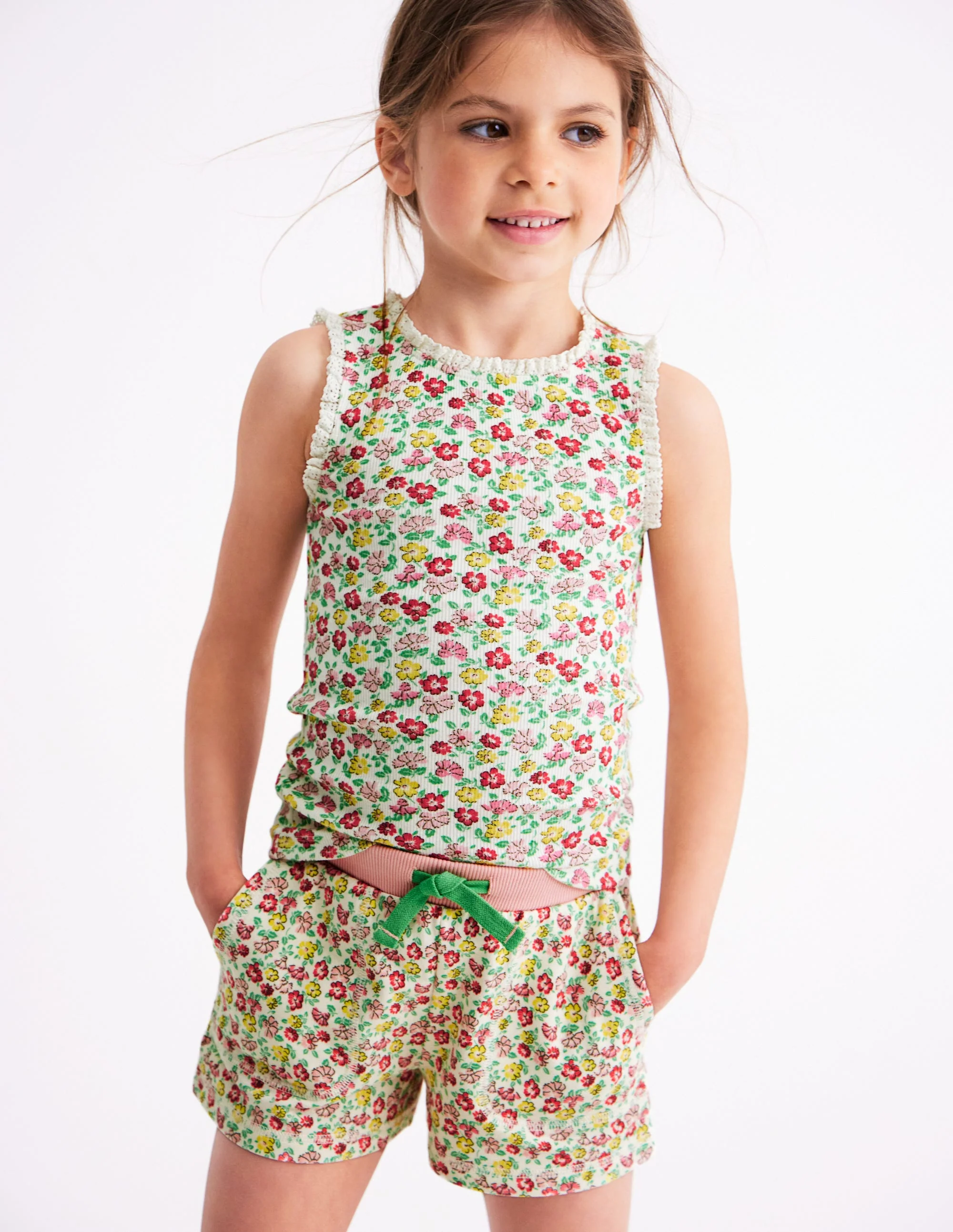 Geripptes Top mit Spitzenbesatz-Bunt Sommer Blumenbeet