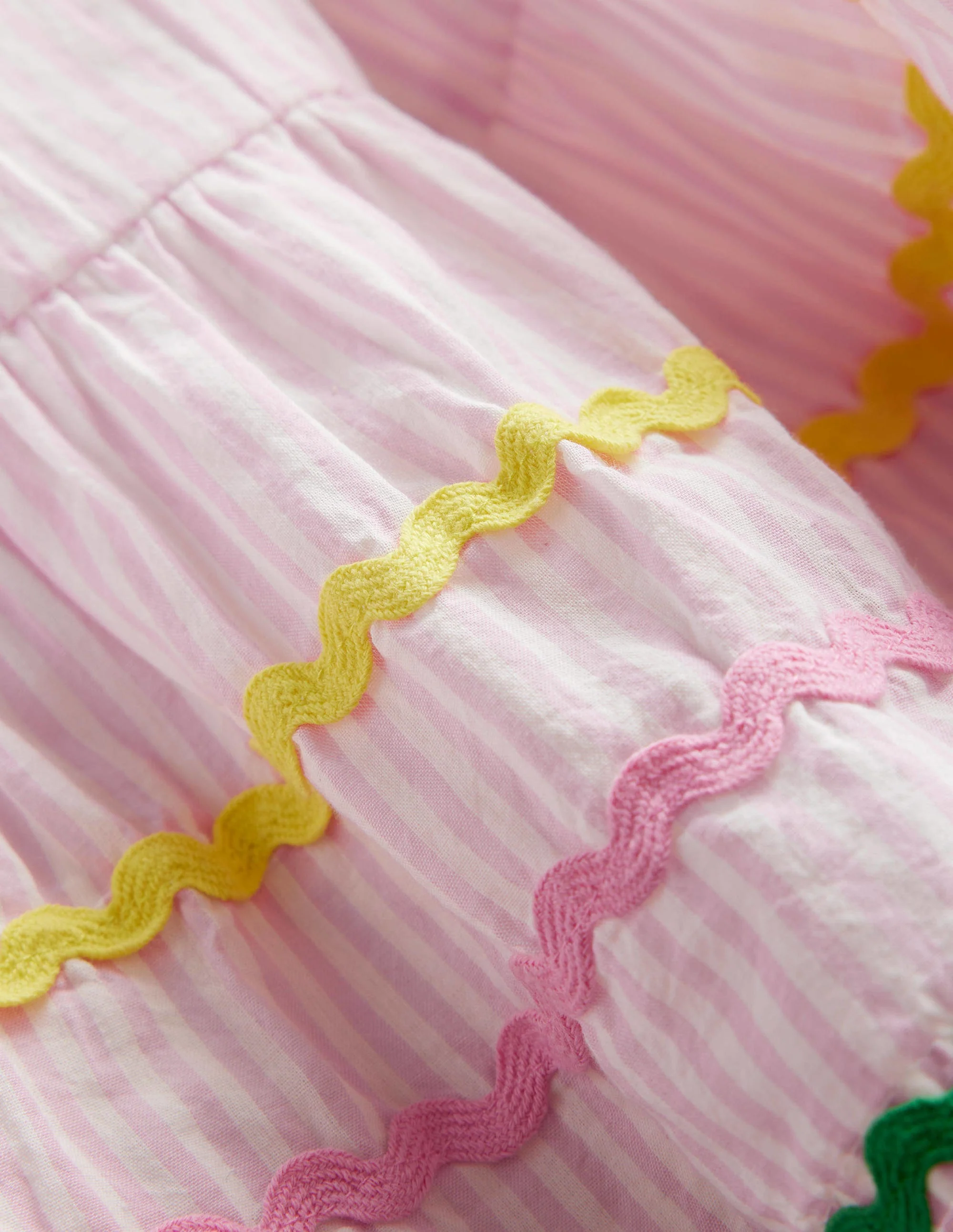 Gestreiftes Kleid mit Stickerei-Cameo-Rosa - Image 3