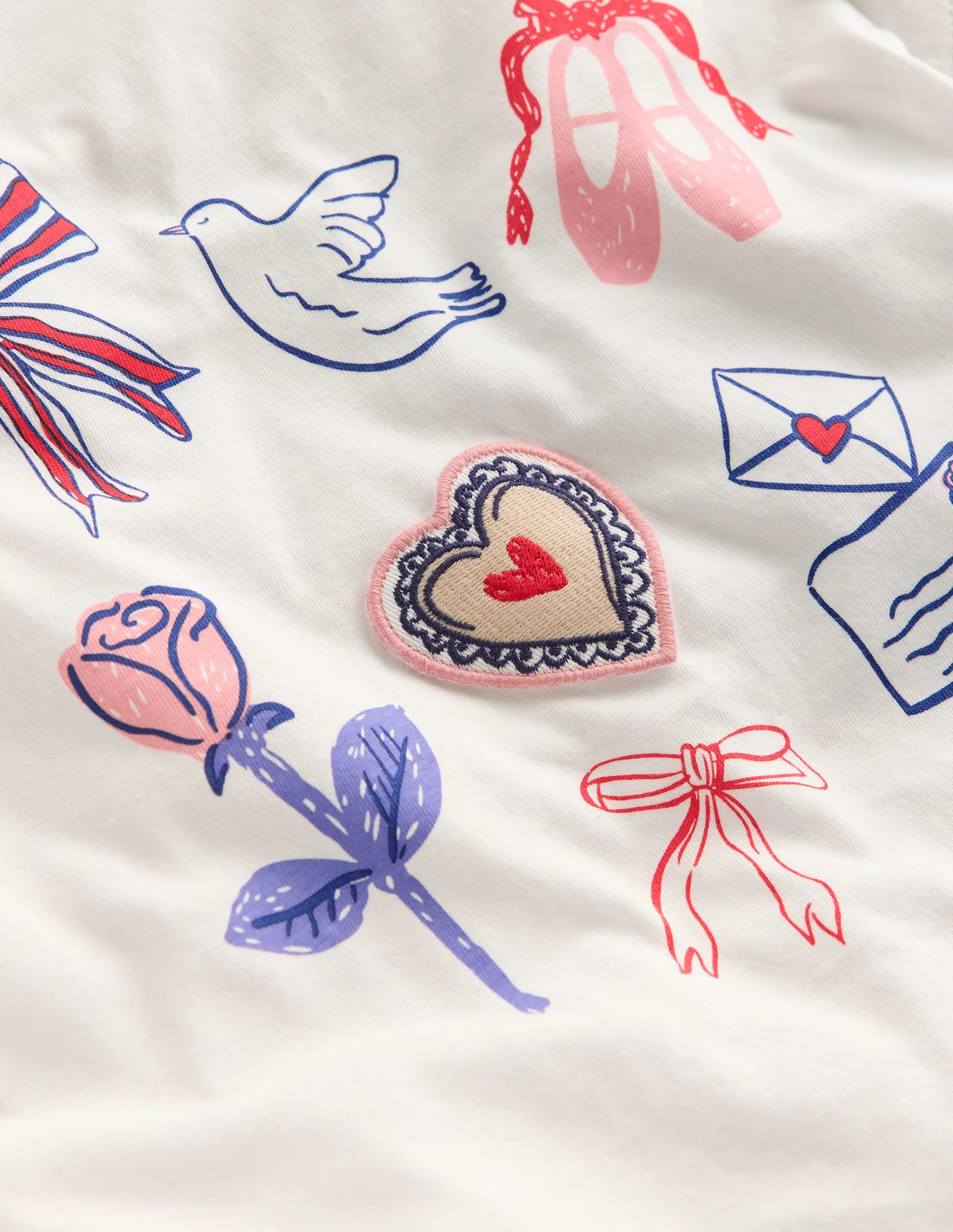 Hübsches T-Shirt mit Rüschen-Weiß Valentinstag - Image 3
