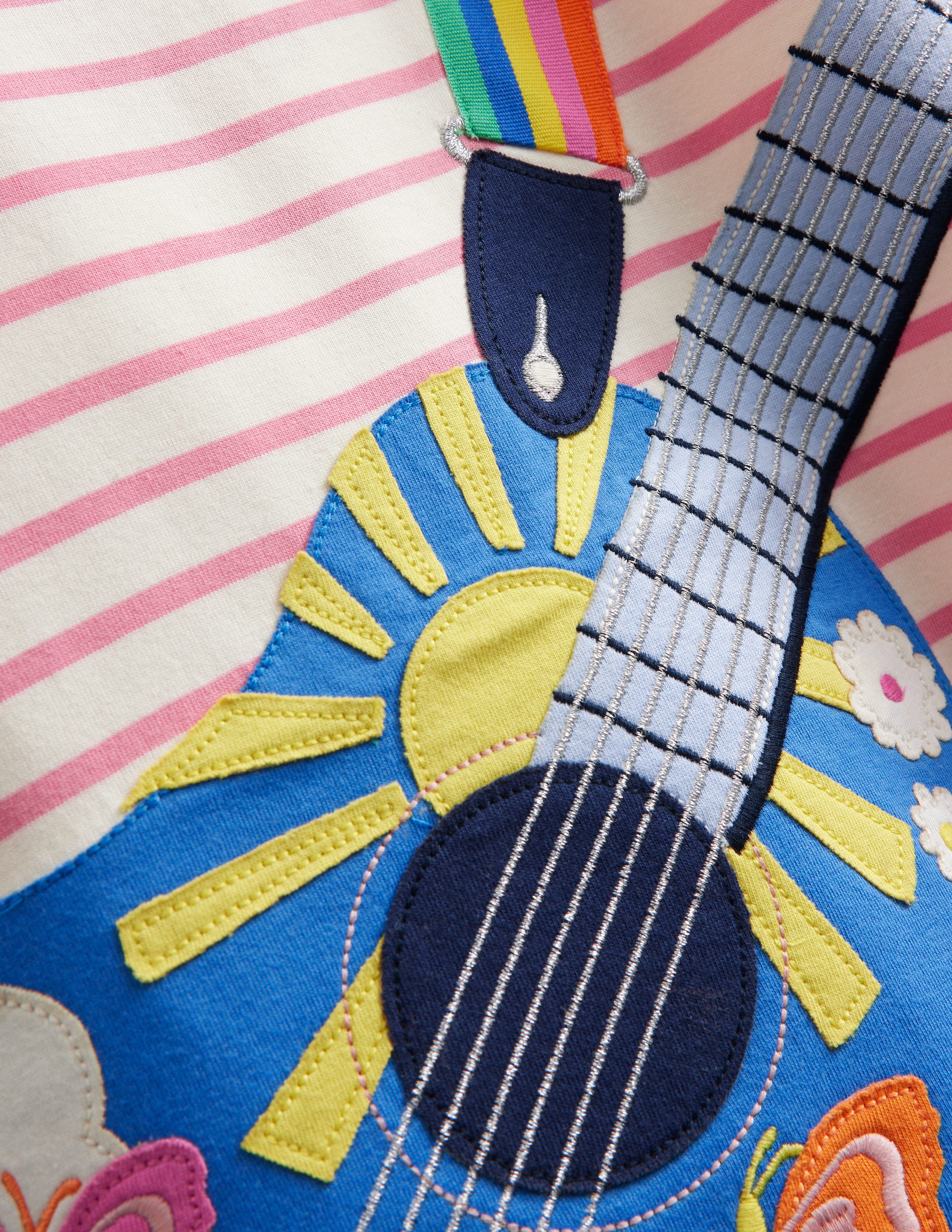 Jerseykleid mit großer Applikation-Naturweiß/ Lachsrosa Gitarre - Image 3
