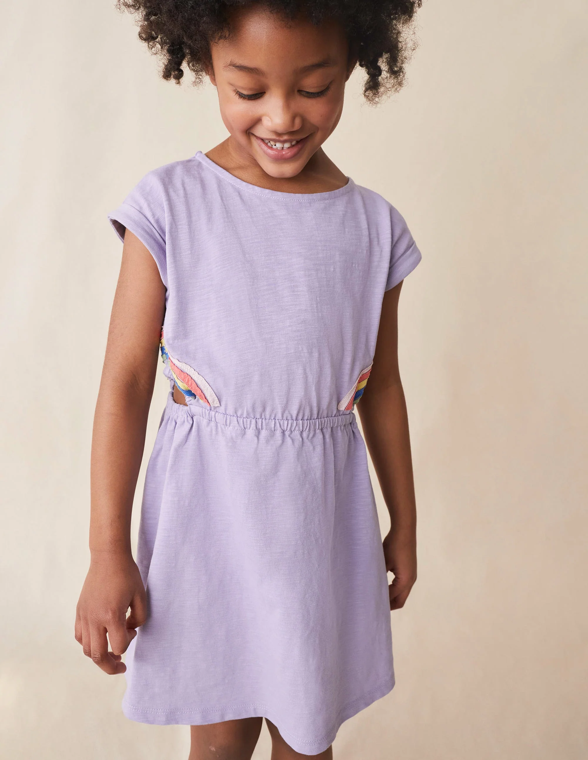 Kleid mit Cut-out-Detail-Nebliges Lavendellila, Regenbogen - Image 4