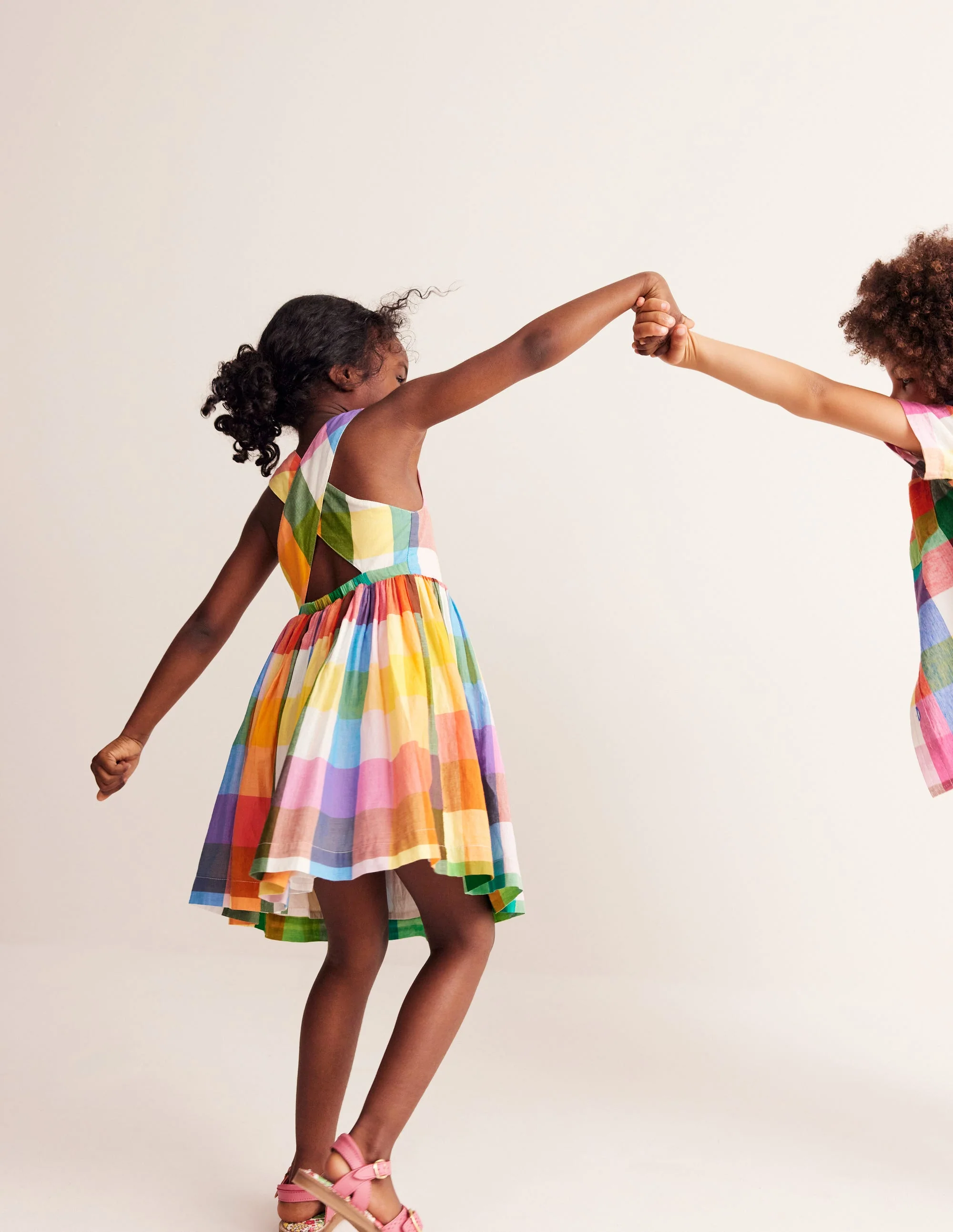 Kleid mit gekreuzten Rückenträgern-Leuchtende Neonfarben Bunt Vichykaro