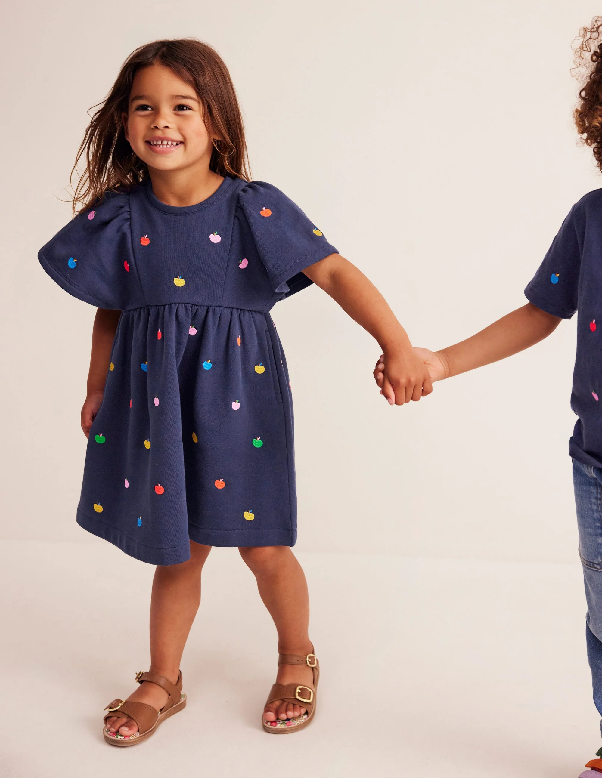 Kuscheliges Sweatshirt-Kleid mit Stickerei-Schuluniform-Marineblau Regenbogen Äpfel - Image 2