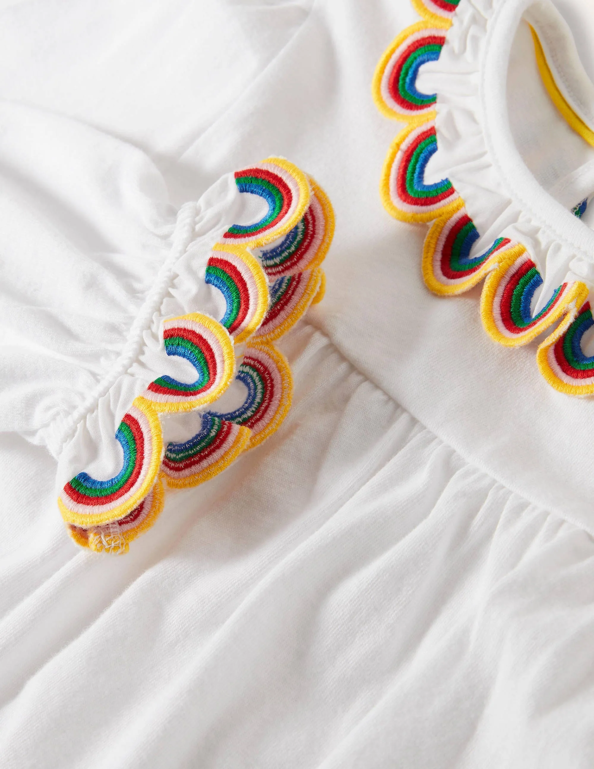 Langärmliges Oberteil mit Regenbogen-Muscheldetail-Weiß - Image 3
