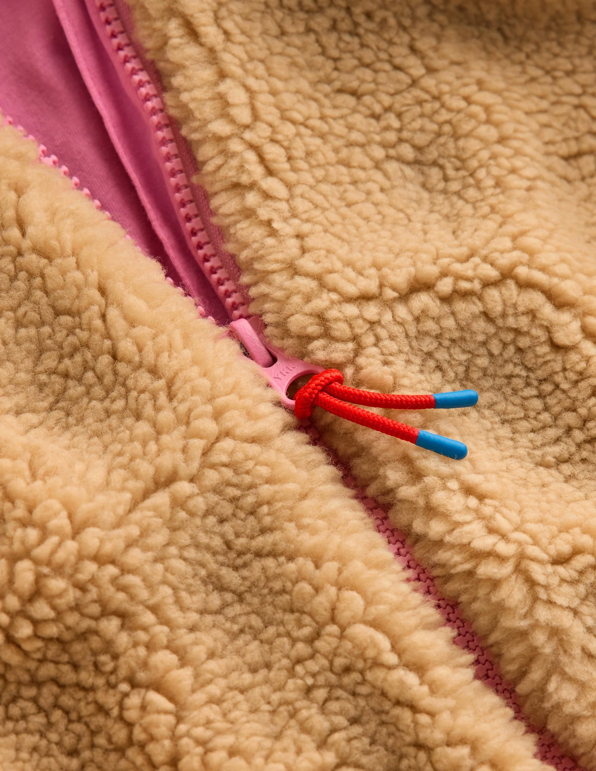 Lockere Teddyfelljacke mit Reißverschluss-Love-Applikation Teddyfell - Image 3