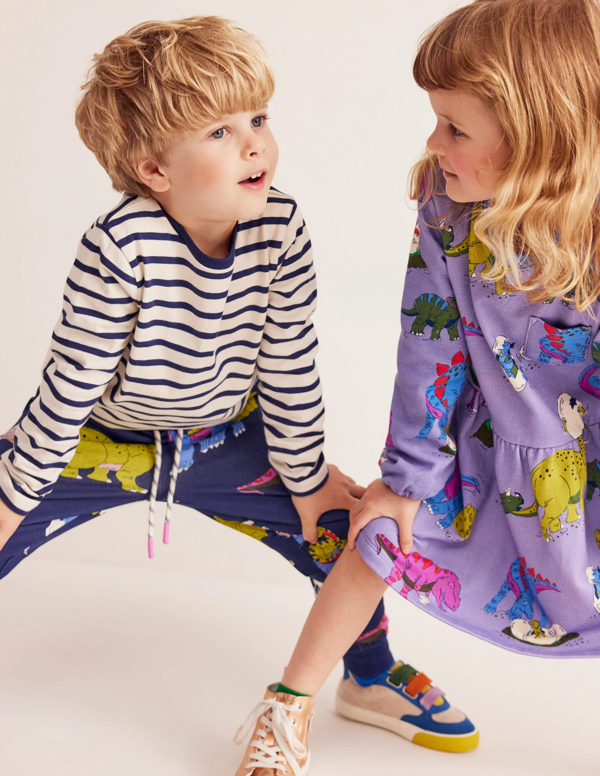 Loopback-Sweatshirtkleid-Flieder Dino-Familie - Image 4