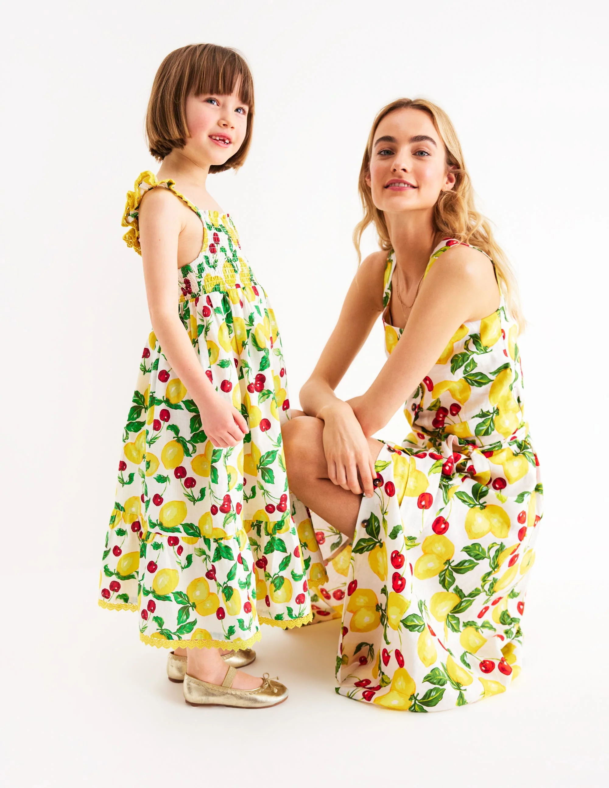 Luella Maxi-Sommerkleid mit Rüschen-Naturweiß Zitronen und Kirschen - Image 5