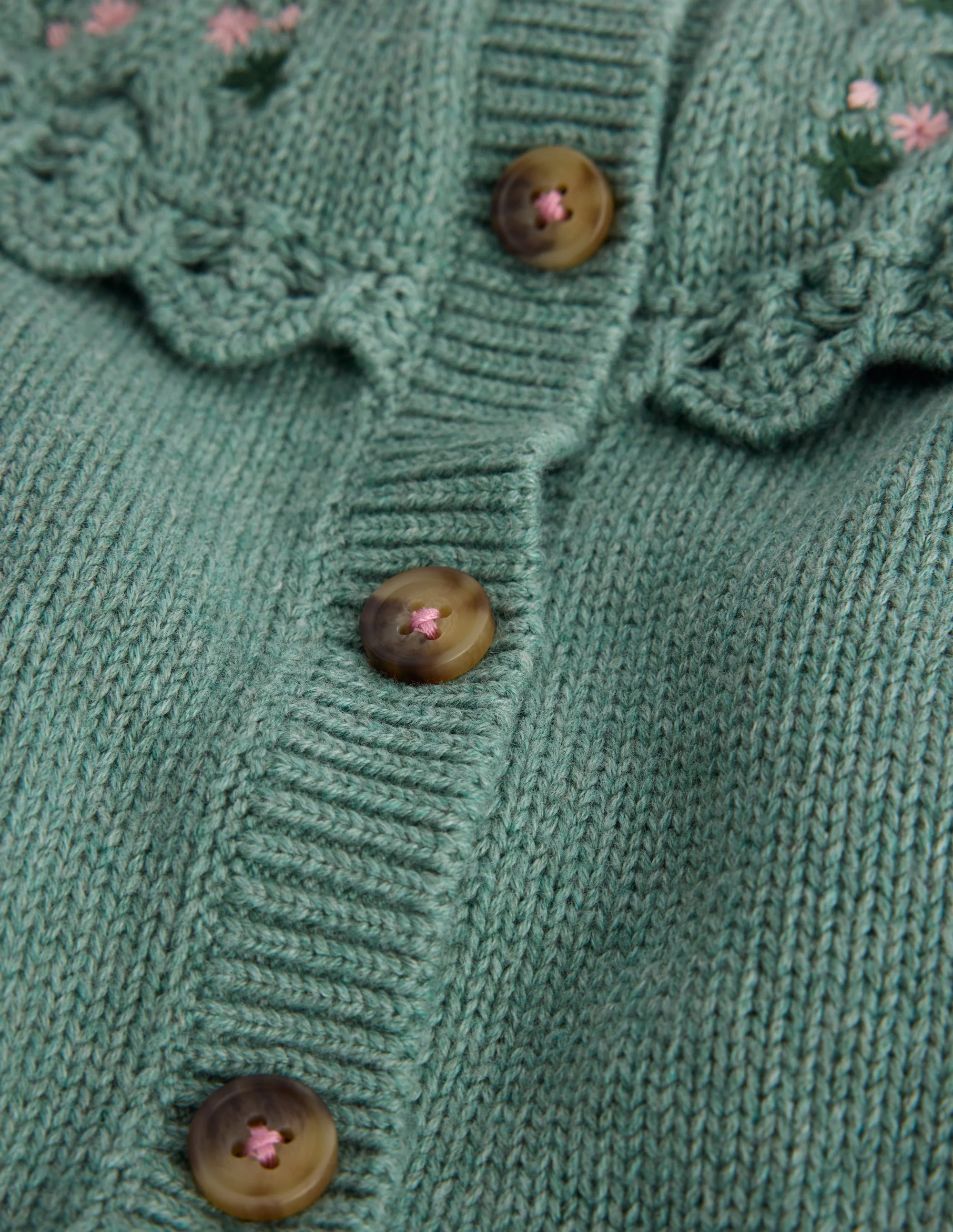 Strickjacke mit bestickter Passe-Csarite/Grün - Image 3