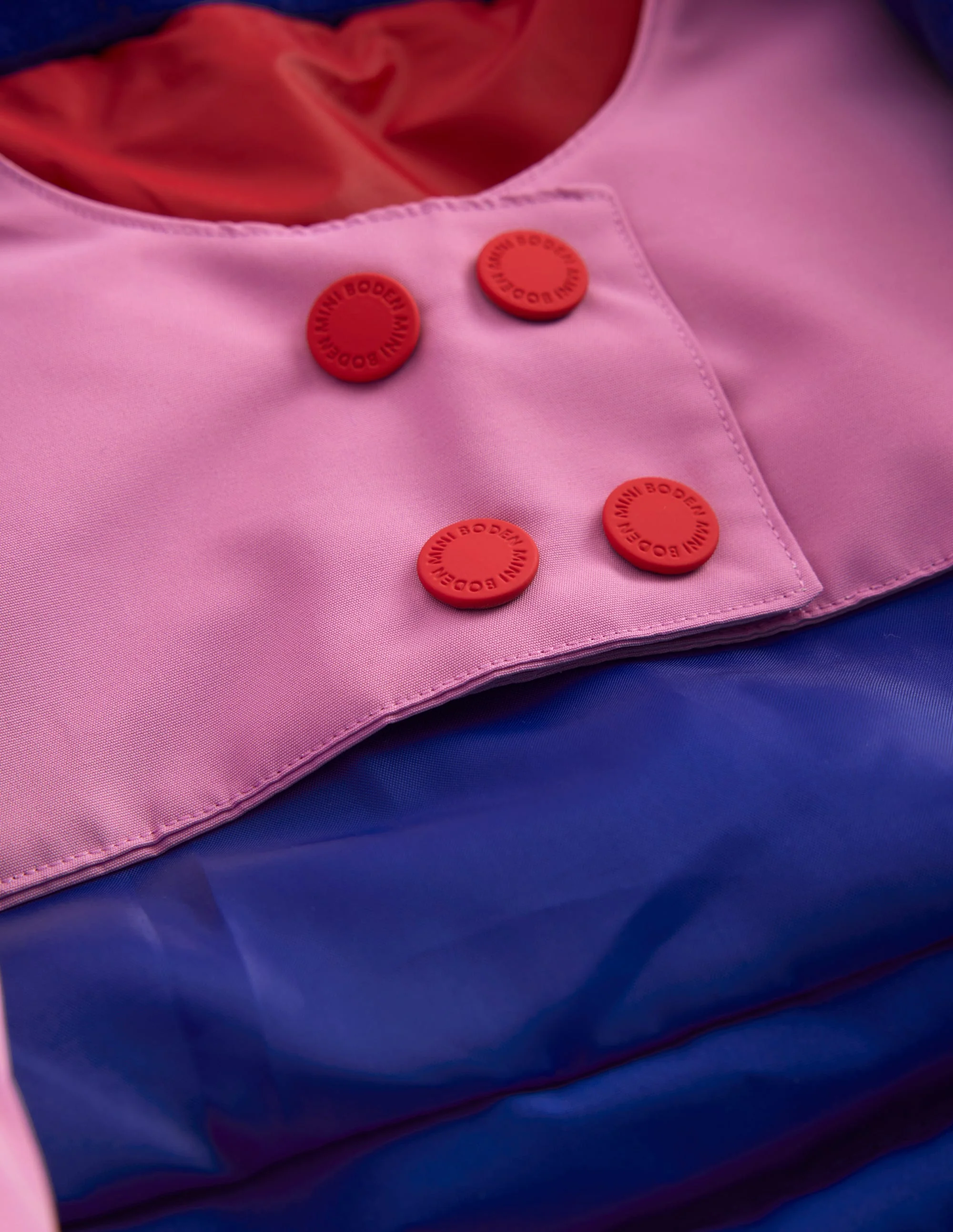 Wasserdichter Allwettermantel-Rosa Metallic Blockfarben - Image 4