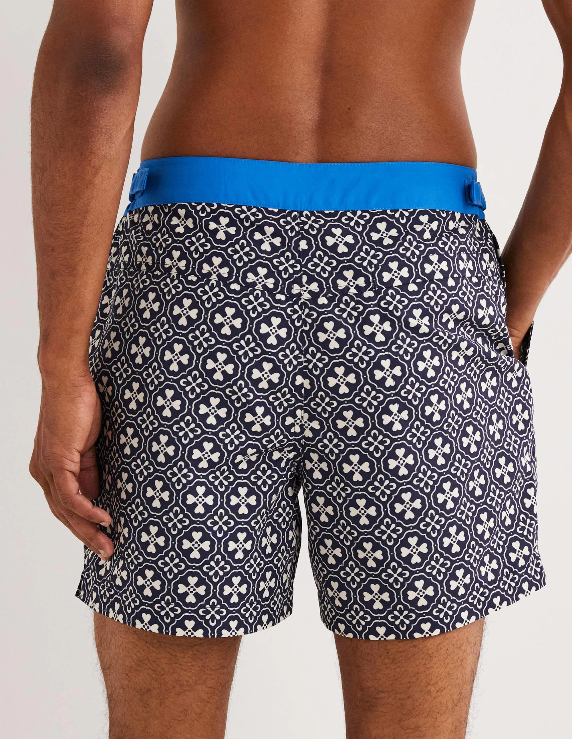 Badeshorts mit fixiertem Taillenbund-Französisches Navy, Geometrisches Kachelmuster - Image 3