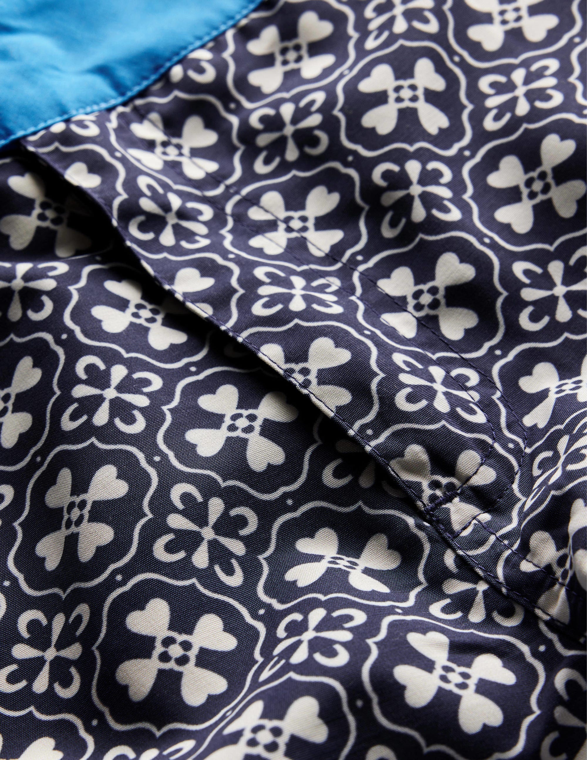 Badeshorts mit fixiertem Taillenbund-Französisches Navy, Geometrisches Kachelmuster - Image 6
