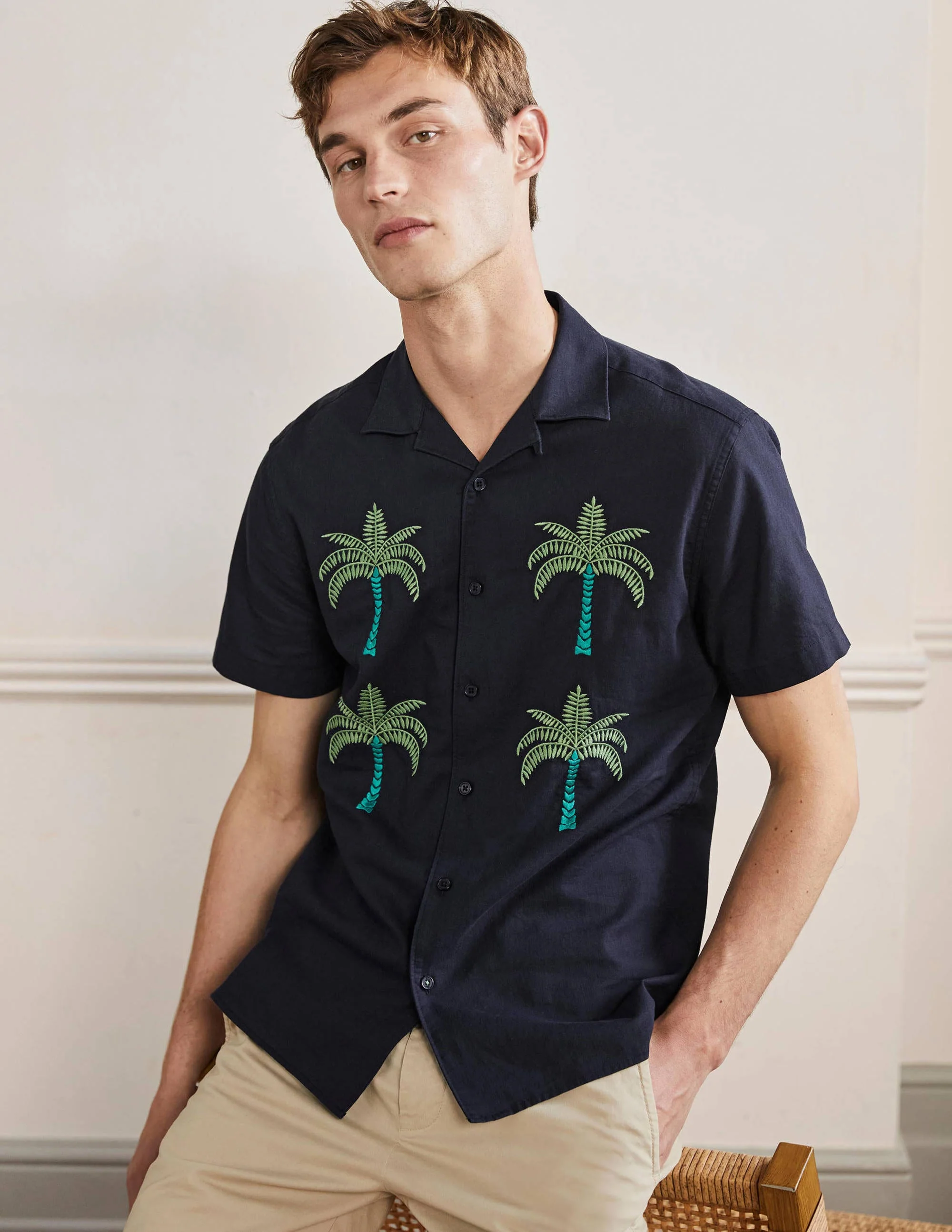 Baumwollleinen-Hemd mit Reverskragen-Navy, Palmenstickerei