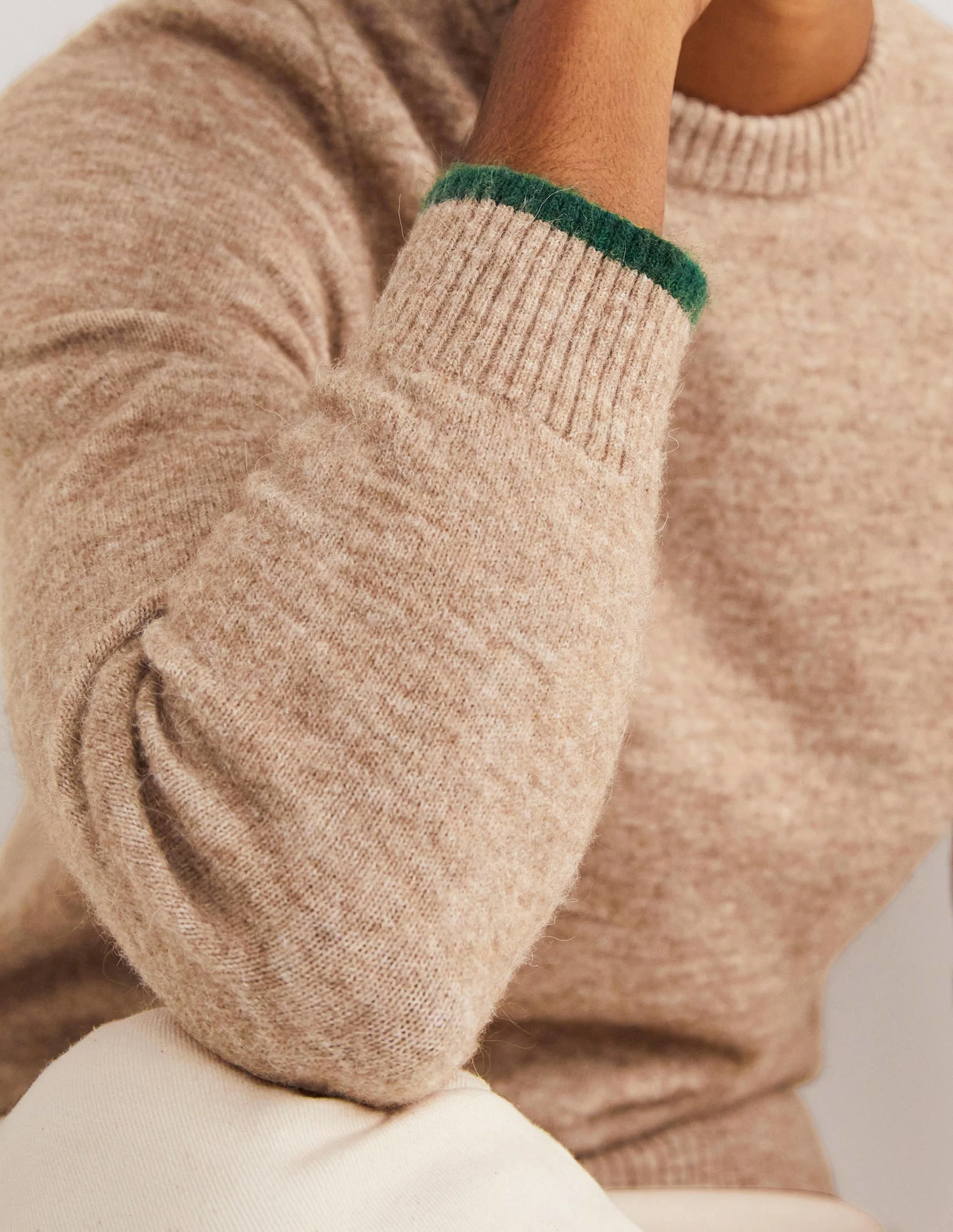 Flauschiger Pullover mit Rundhalsausschnitt-Kamelbraun Melange - Image 2
