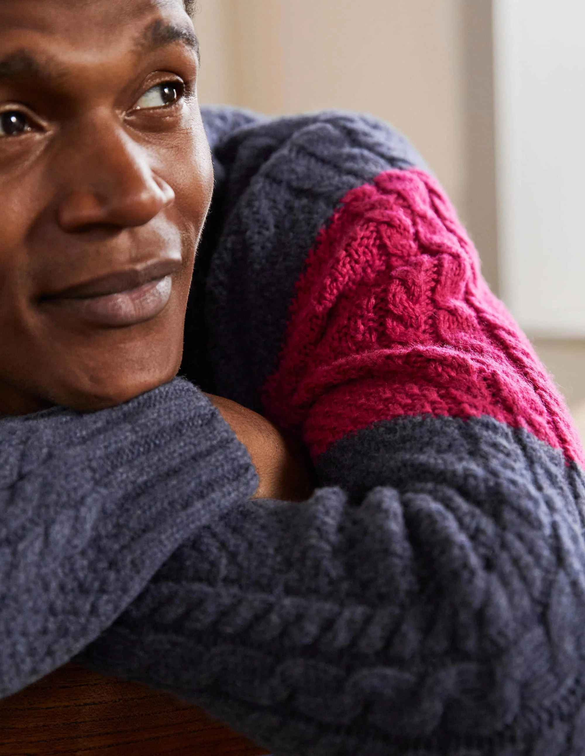 Grobstrickpullover mit Rundhalsausschnitt-Navy/Magenta