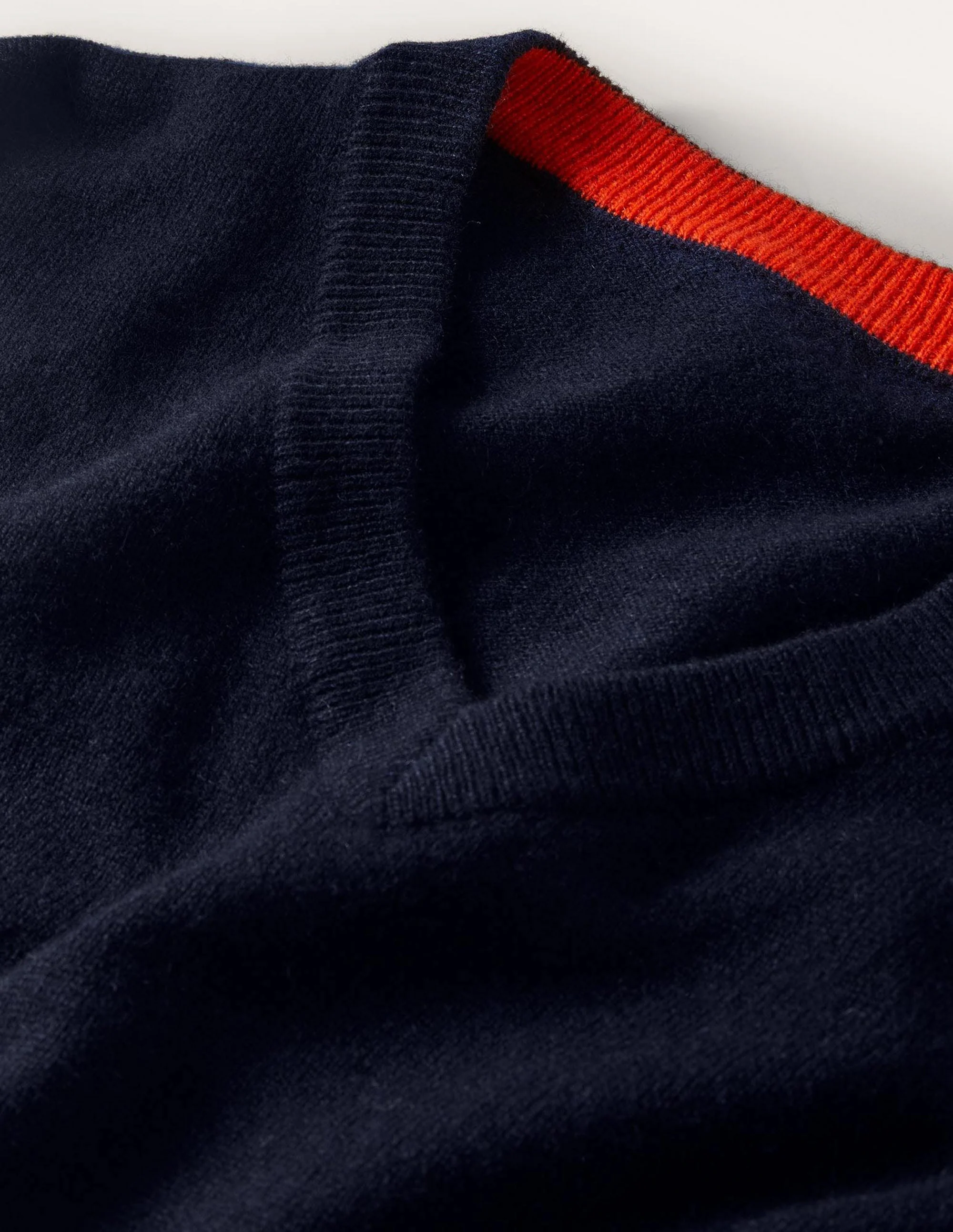 Kaschmirpullover mit V-Ausschnitt-Marineblau - Image 11
