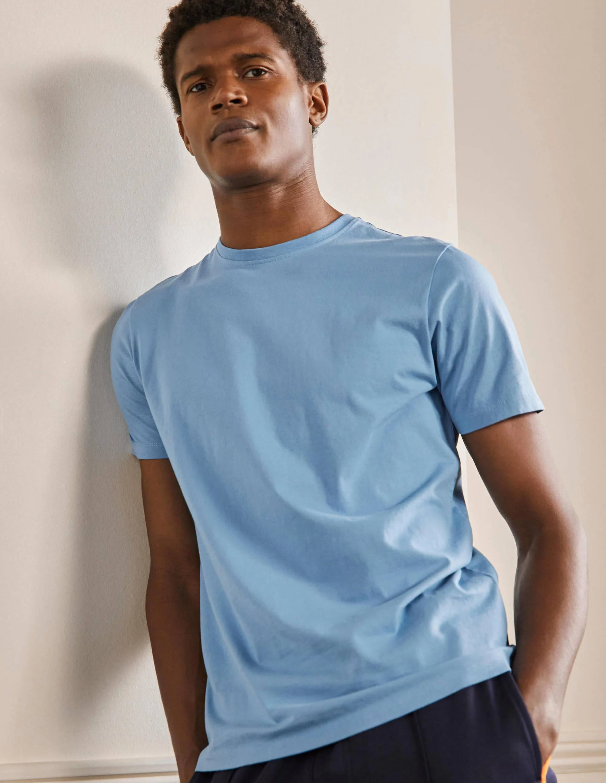 Klassisches Baumwoll-T-Shirt-Flechtenblau - Image 4
