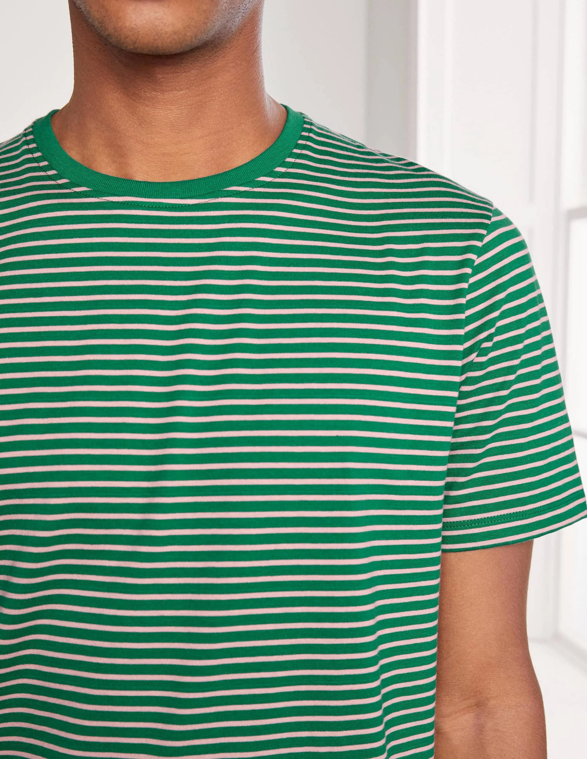 Klassisches Baumwoll-T-Shirt-Grüntöne/Rosa, Gestreift - Image 4