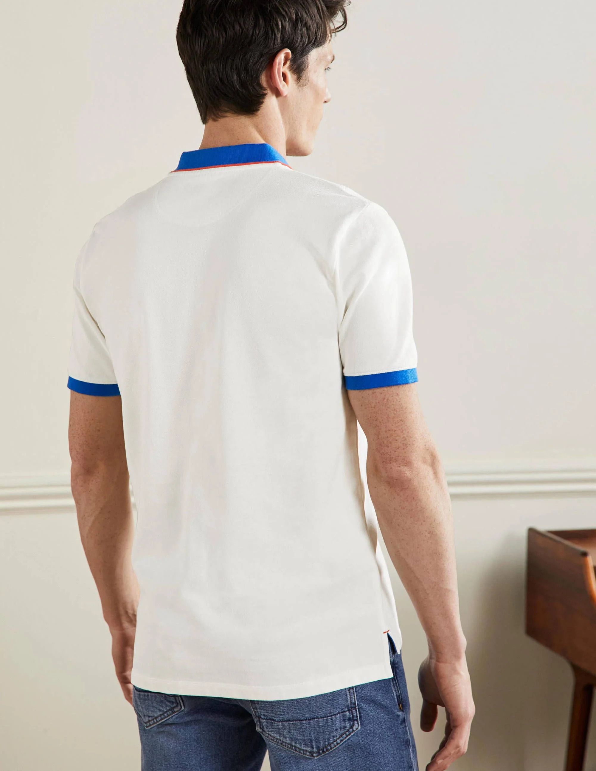 Piqué-Poloshirt-Schneeweiß/Blau, Streifen auf Brusthöhe - Image 3