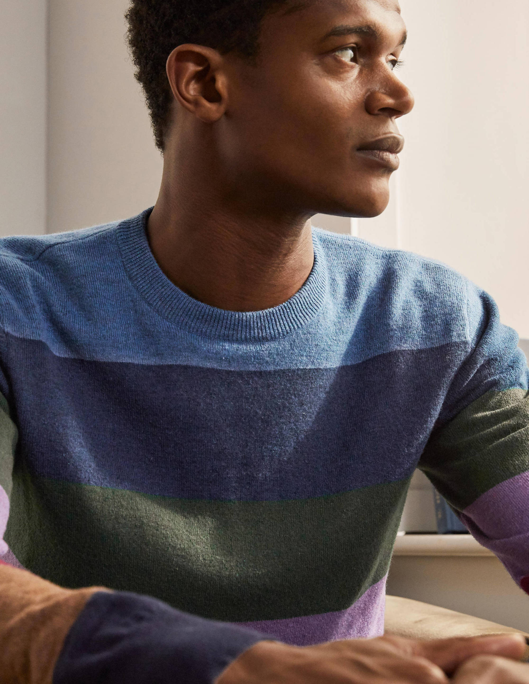 Pullover aus Lammwolle mit Rundhalsausschnitt-Regenbogen, Gestreift - Image 4