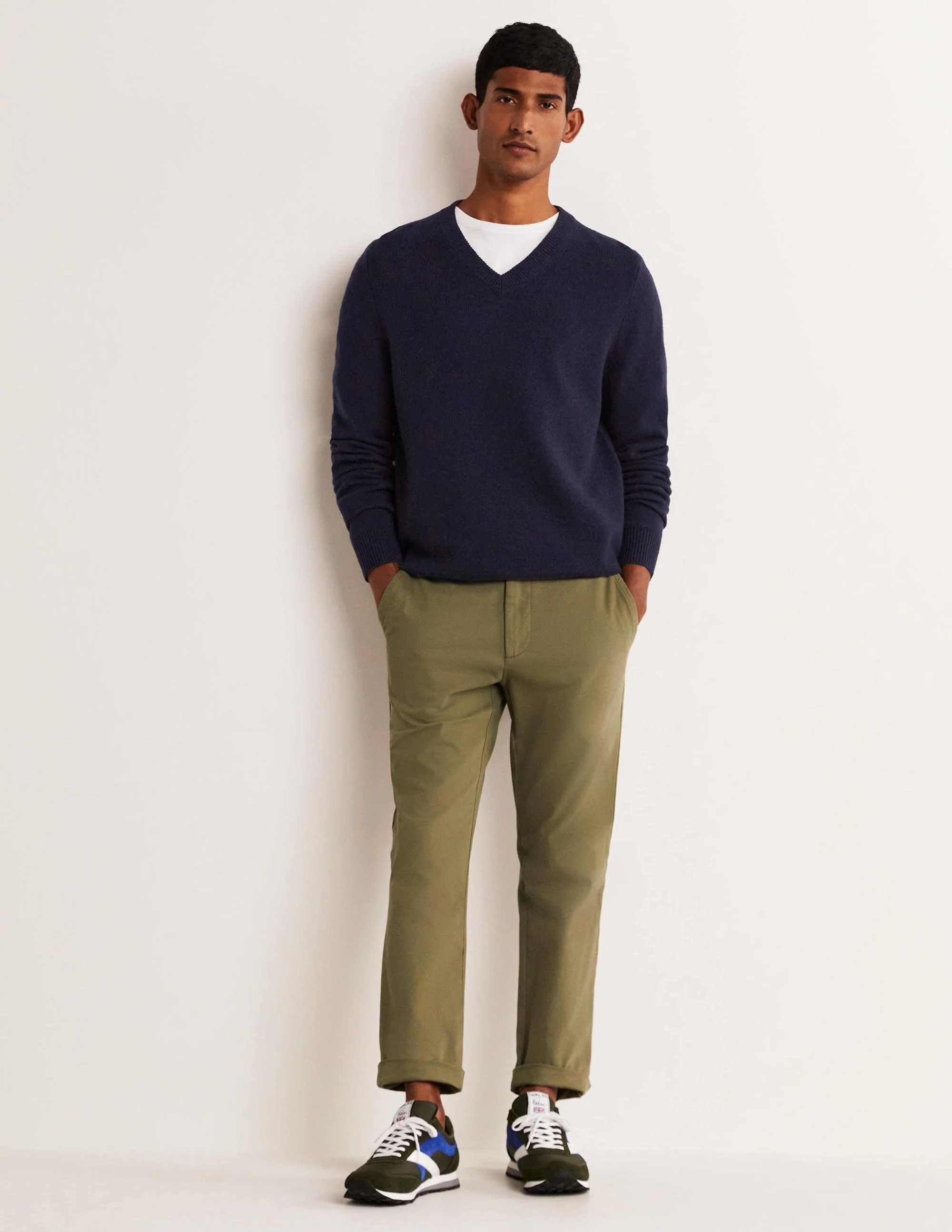 Pullover aus Lammwolle mit V-Ausschnitt-Weltraum-Navy - Image 5