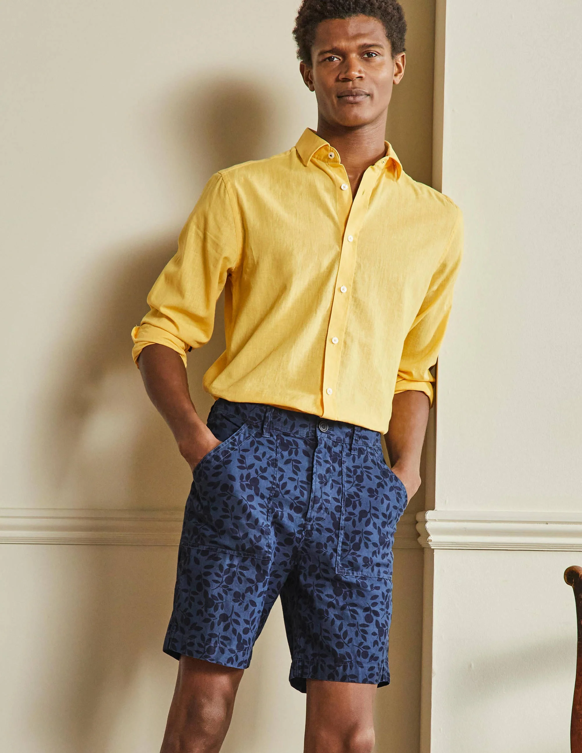 Schlichte Shorts aus Leinenmischgewebe-Blaugrau, Blattmuster