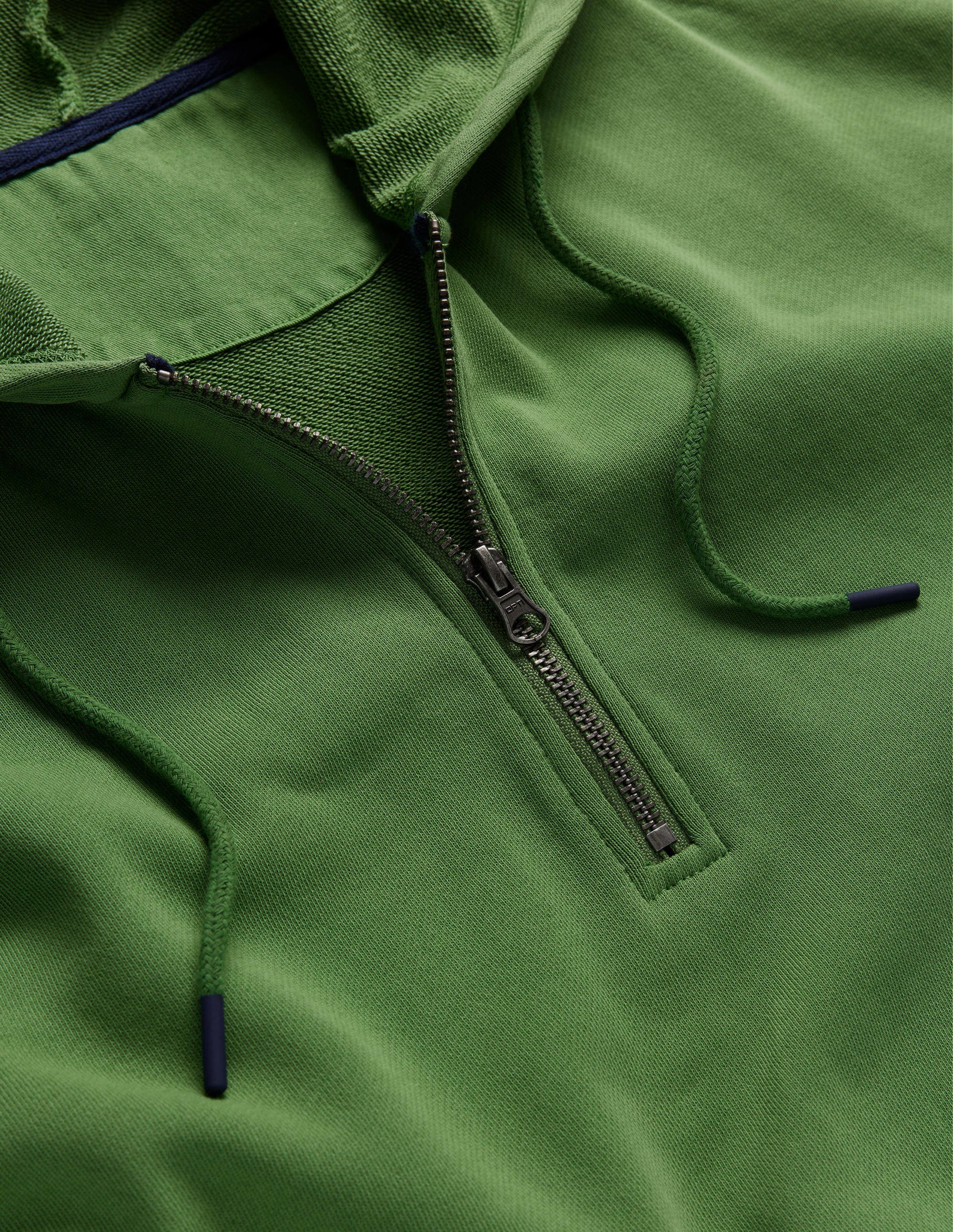 Stückgefärbter Hoodie mit halbem Reißverschluss-Safarigrün - Image 6